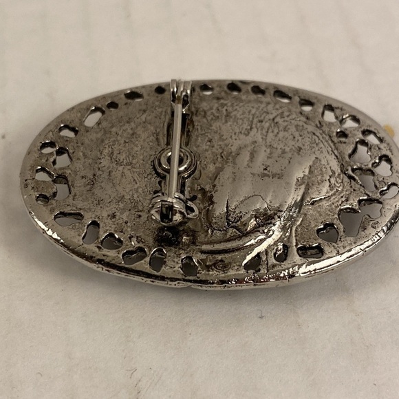 Vintage Cameo brooch pin black white silver tone - Picture 5 of 7